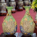 Lọ tỳ bà vẽ vàng men xanh ngọc