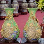 Lọ tỳ bà vẽ vàng men xanh ngọc