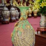 Lọ tỳ bà vẽ vàng men xanh ngọc