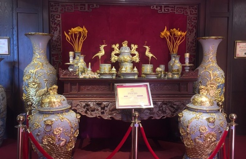 Tinh hoa Việt qua gốm men rạn Phạm Đạt
