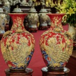Bảo bình vẽ vàng men đỏ