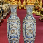 Lọ lộc bình men rạn họa tiết tứ linh