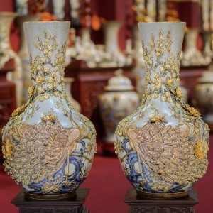 Lọ tỏi men rạn vẽ vàng 24k