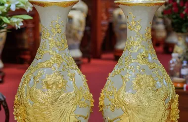 Lọ tỳ bà dát vàng